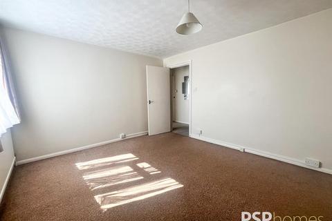2 bedroom flat for sale, Wolstonbury Court, Burgess Hill
