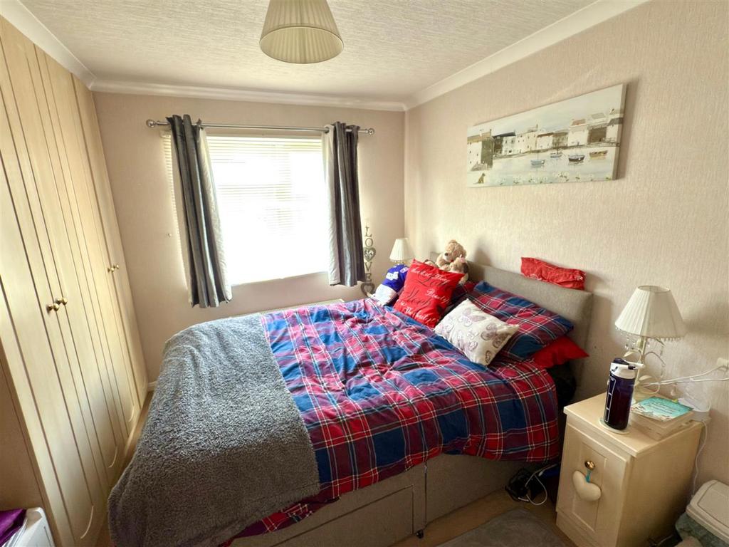 Bed 1 Of 2.jpg