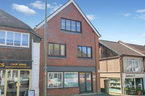 2 bedroom flat for sale, Orchard Court, Wey Hill, Haslemere