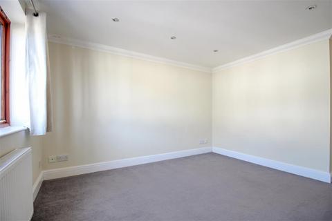 2 bedroom flat for sale, Orchard Court, Wey Hill, Haslemere