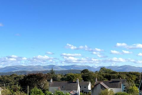 3 bedroom bungalow for sale, Tynygongl, Benllech, Anglesey, LL74