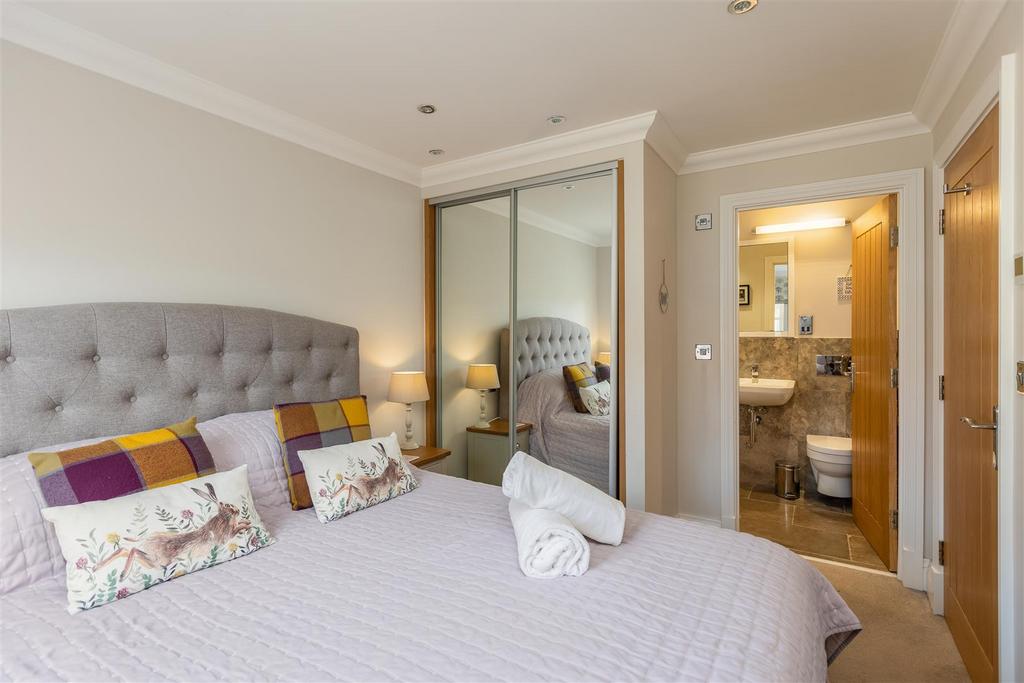 Pinfold Cottage Bedroom 2-2.jpg