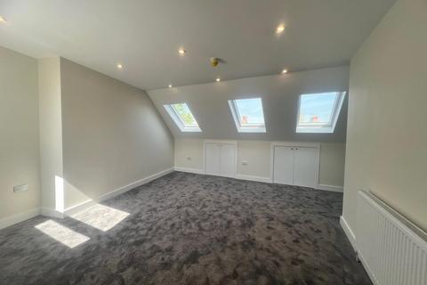 House share to rent, Valetta Road, Acton