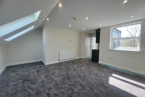 House share to rent, Valetta Road, Acton