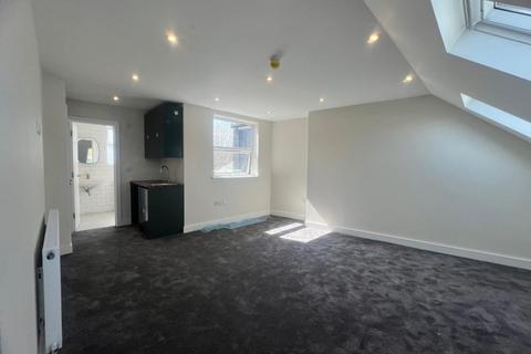 House share to rent, Valetta Road, Acton