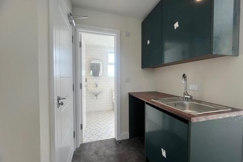 House share to rent, Valetta Road, Acton