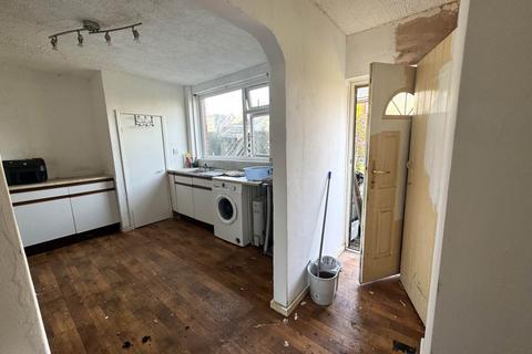 11 Hawthorne Grove, Chadderton, Oldham, OL9 0DH