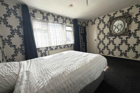 11 Hawthorne Grove, Chadderton, Oldham, OL9 0DH