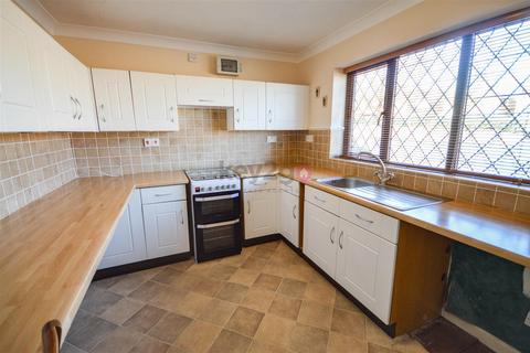 3 bedroom detached house for sale, Rowan Tree Road, Killamarsh, Sheffield, S21