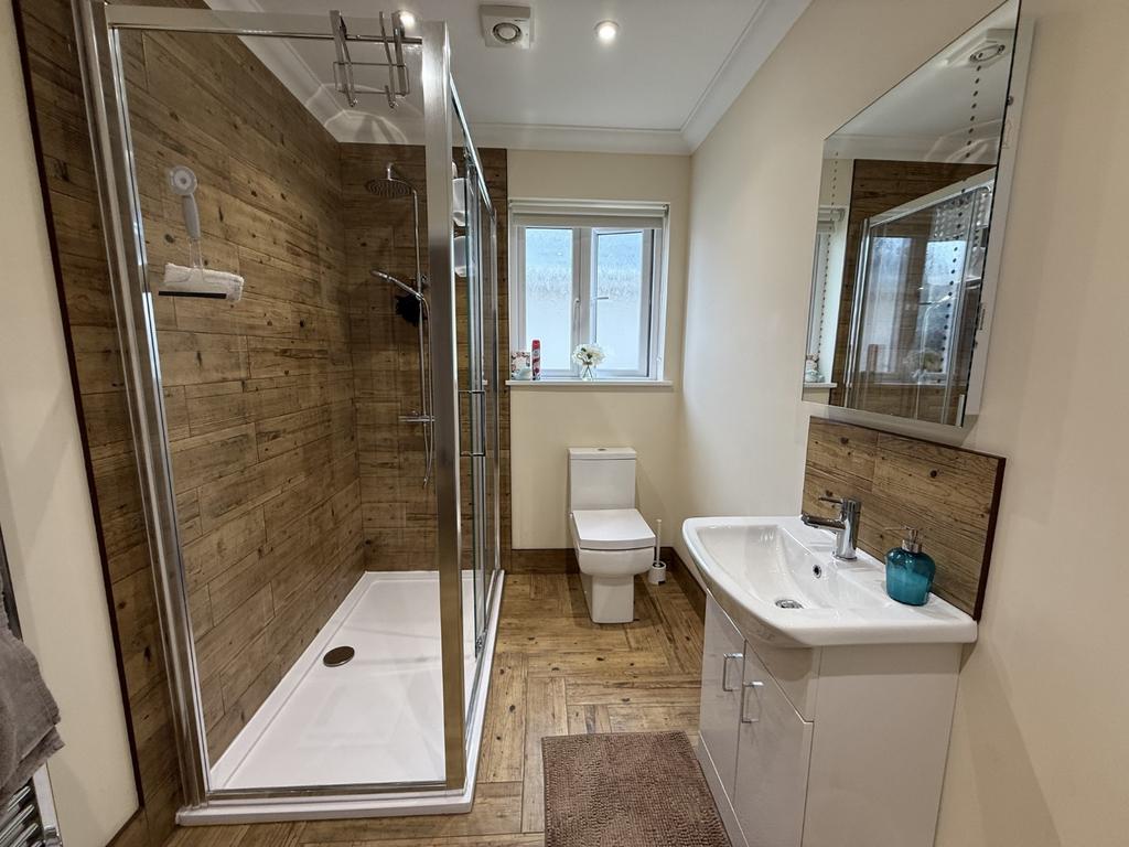 Jack &amp; Jill Shower Room