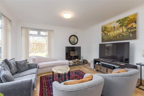 8 Cammo Walk, Edinburgh, EH4 8AN