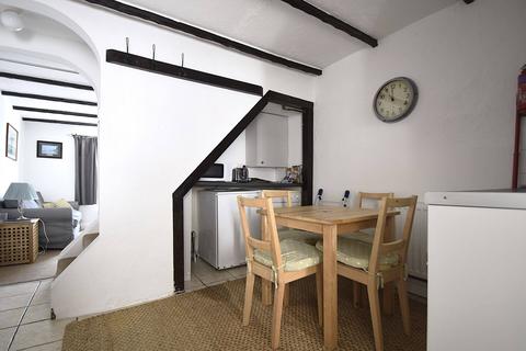 2 bedroom semi-detached house to rent, St. Catherines Street, Ventnor PO38
