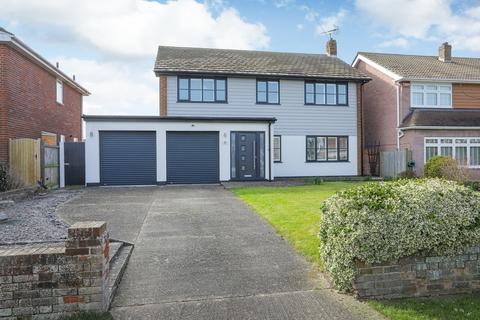 3 bedroom semi-detached house for sale, Daryngton Avenue, Birchington, CT7