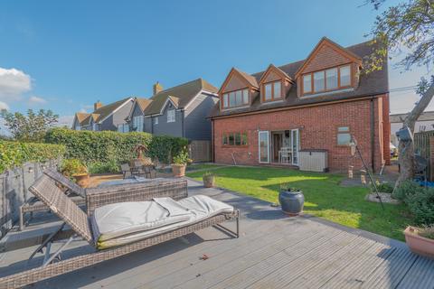 4 bedroom detached house for sale, Plumstone Road, Birchington, CT7