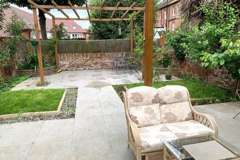 1 bedroom semi-detached house to rent, Church Street, Canterbury, Kent, CT1