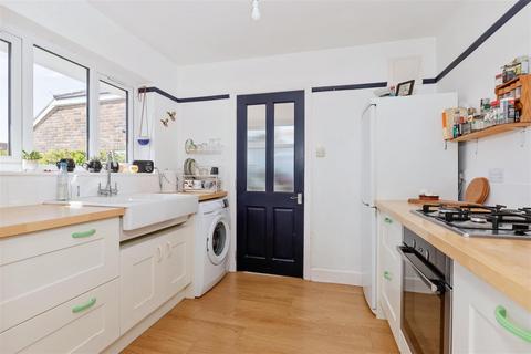 21 North Avenue, Goring By Sea, Worthing, BN12 4DA