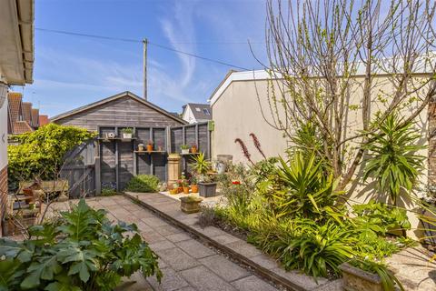 21 North Avenue, Goring By Sea, Worthing, BN12 4DA