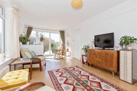 21 North Avenue, Goring By Sea, Worthing, BN12 4DA