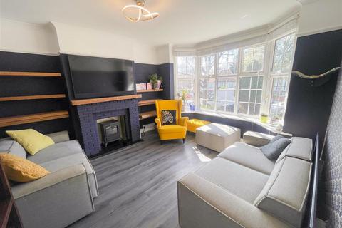 5 bedroom semi-detached house for sale, 5 Bedroom house in Farm Road HA8