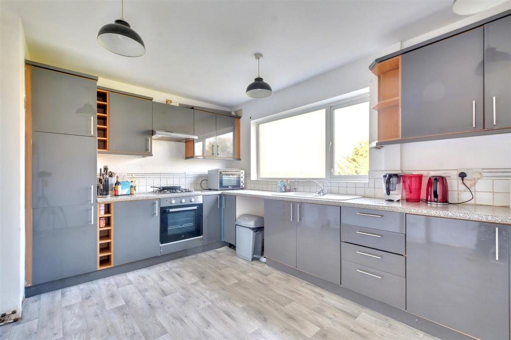Kitchen 1.jpeg