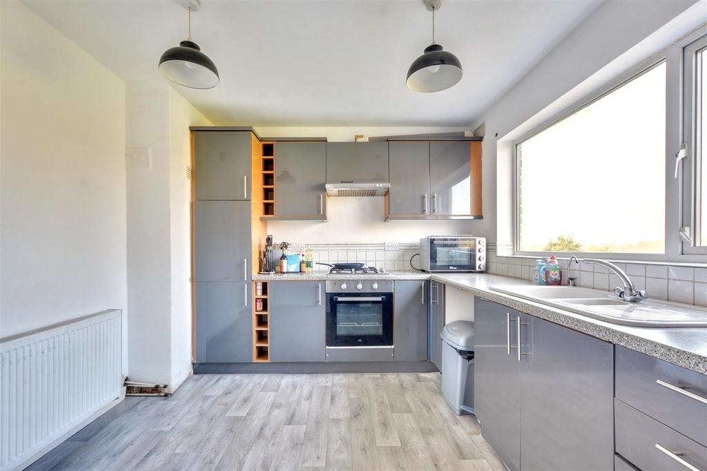 Kitchen 2.jpeg