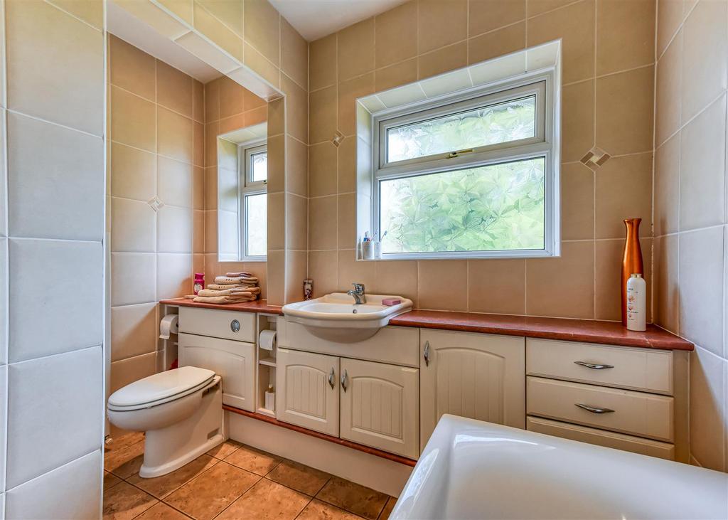 Coachmans Croft-bathroom.jpg