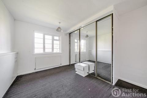 10 Garden Close, Ruislip, HA4 6DB