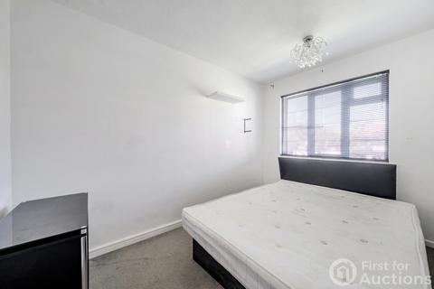 10 Garden Close, Ruislip, HA4 6DB