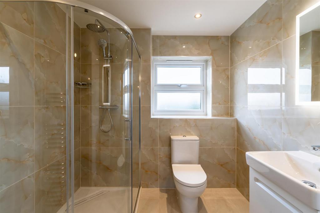 Master En-Suite