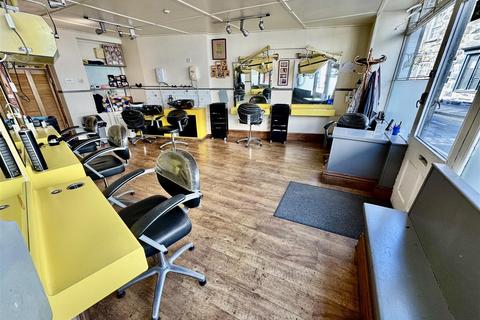 undefined, Siop Gwallt Karen, 4 Upper Ala Road, Pwllheli