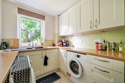 1 bedroom flat for sale, Elder Close, Winchester, Hampshire, SO22