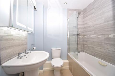 1 bedroom apartment for sale, Bath Road, Berkshire, SL1