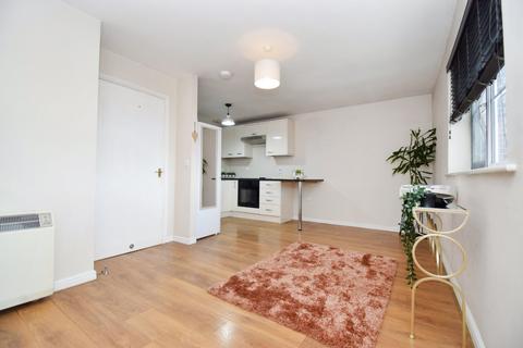 Bath Road, Berkshire, SL1