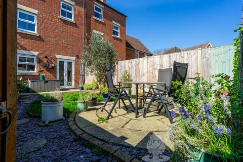 24 Burdock Close, Wymondham, NR18 0YE