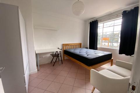 2 bedroom flat to rent, Highstone Mansions, Camden Road, London NW1
