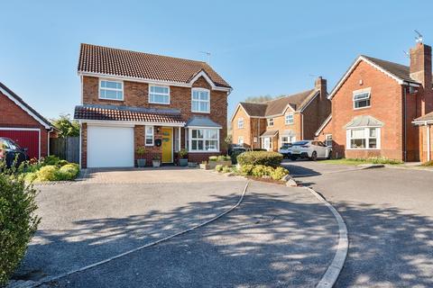 8 Robins Close, Royal Wootton Bassett, Swindon, SN4 8NU
