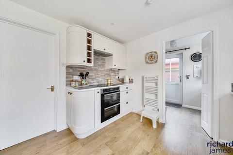 8 Robins Close, Royal Wootton Bassett, Swindon, SN4 8NU
