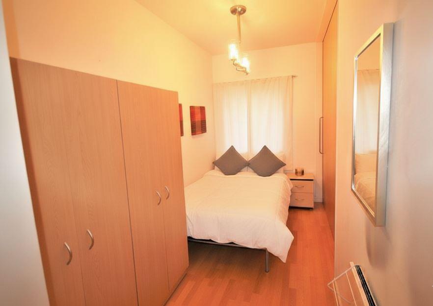 Bed 1.jpg