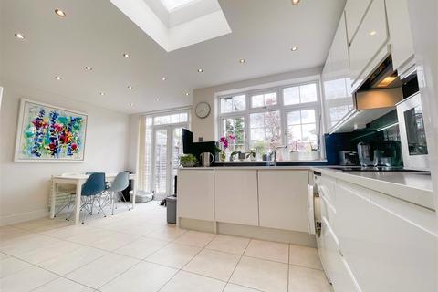4 bedroom semi-detached house for sale, Beautifully modernised 4 Bedroom House in Farm Road HA8