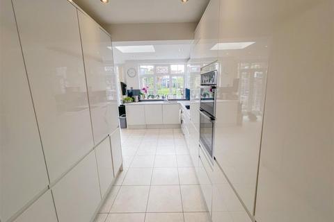 4 bedroom semi-detached house for sale, Beautifully modernised 4 Bedroom House in Farm Road HA8