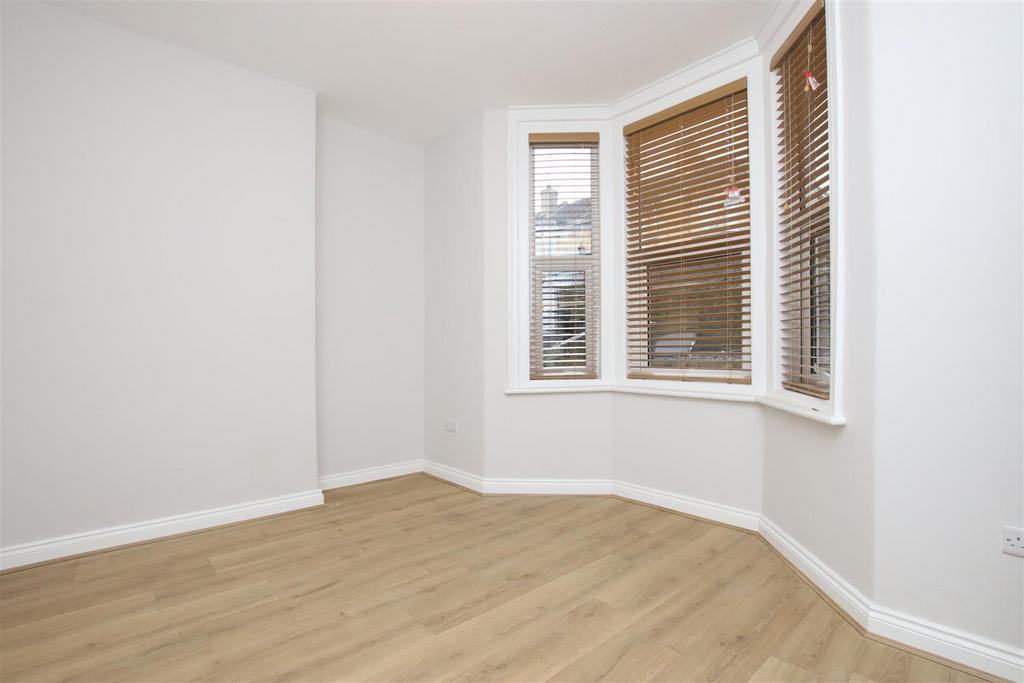 Bedroom two (2).JPG