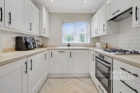 57 Bramble Tye, Laindon, Basildon, SS15 5GR