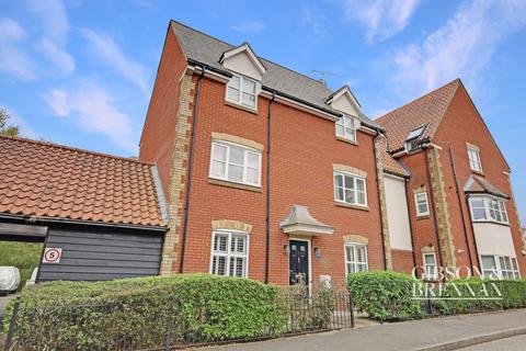 57 Bramble Tye, Laindon, Basildon, SS15 5GR