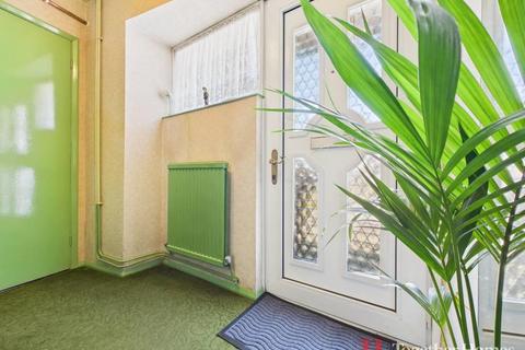 35 Manor Close, Dagenham, RM10 8BH