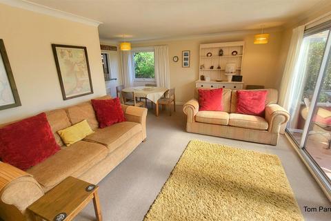 3 bedroom detached bungalow for sale, 5 Llwyn Y Gadair, LLanfair