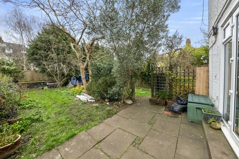 4, Campbell Court Campbell Road, London, W7 3ED