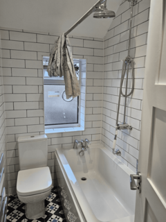 2 bedroom terraced house to rent, Coteford Street, London, SW17