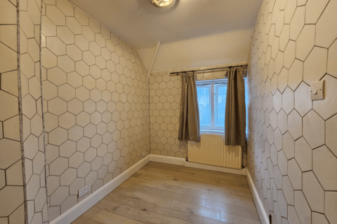 2 bedroom terraced house to rent, Coteford Street, London, SW17