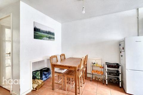 36 Melrose Close, Hayes, UB4 0AZ