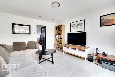36 Melrose Close, Hayes, UB4 0AZ